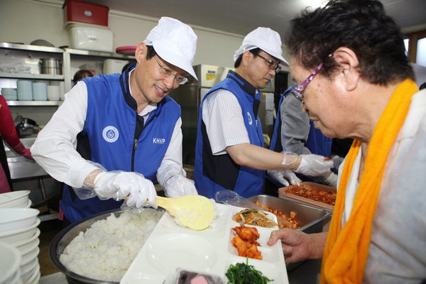 만든곳: 한국 네티즌본부 카페