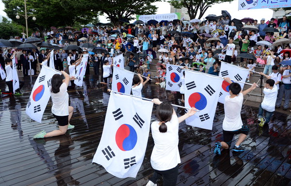 만든곳: 한국 네티즌본부 카페