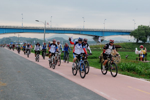 만든곳: 한국 네티즌본부 카페