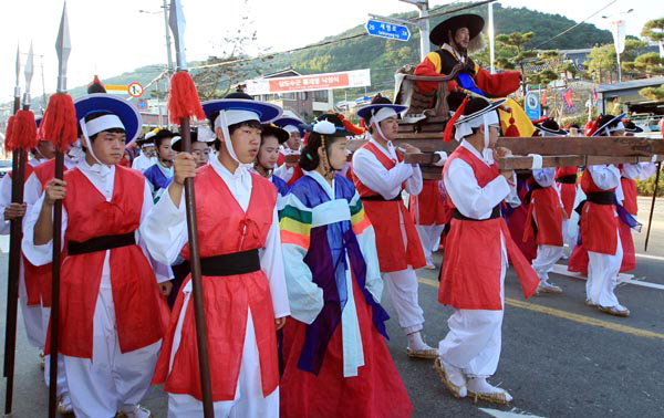 만든곳: 한국 네티즌본부 카페