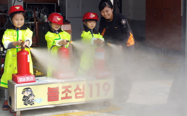 만든곳: 한국 네티즌본부 카페