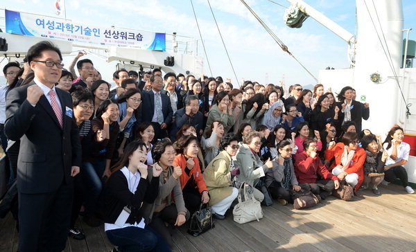 만든곳: 한국 네티즌본부 카페