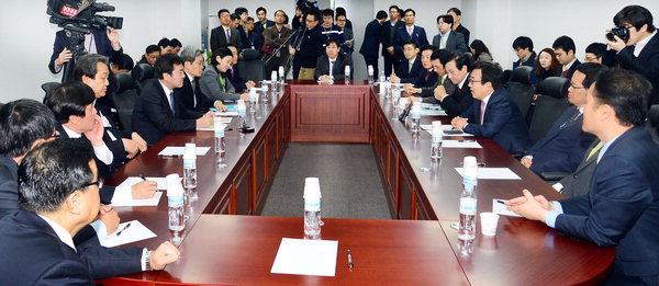 만든곳: 한국 네티즌본부 카페