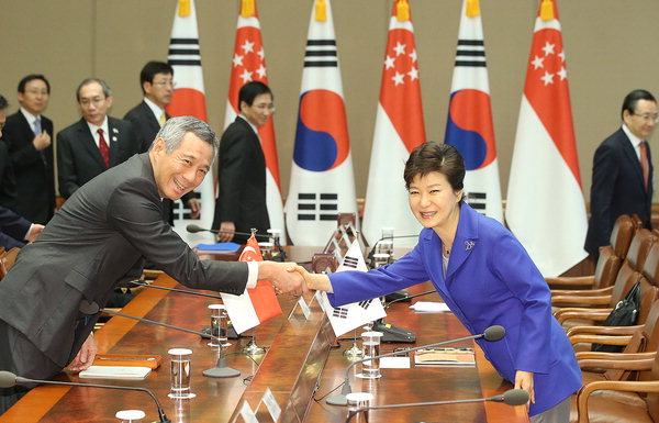 사진이 안 나올때,→ 우칙클릭→ 사진보기클릭: 작성: '한국 네티즌본부' 카페