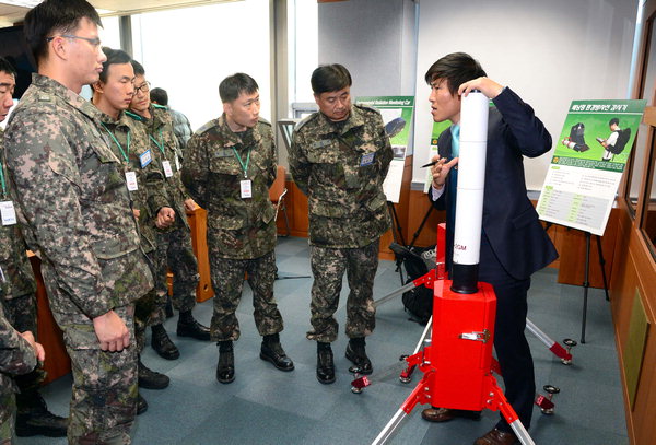 사진이 안 나올때,→ 우칙클릭→ 사진보기클릭: 작성: '한국 네티즌본부' 카페