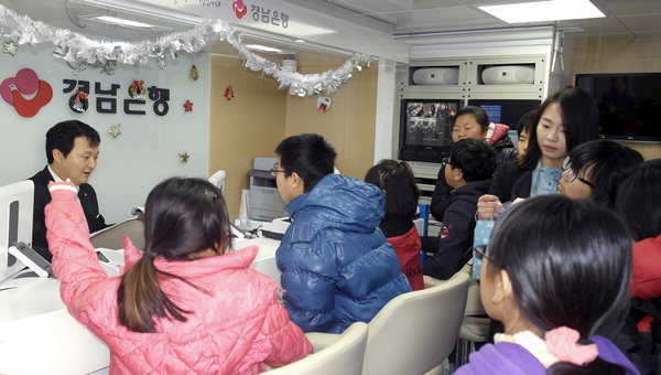 사진이 안 나올때,→ 우칙클릭→ 사진보기클릭: 작성: '한국 네티즌본부' 카페