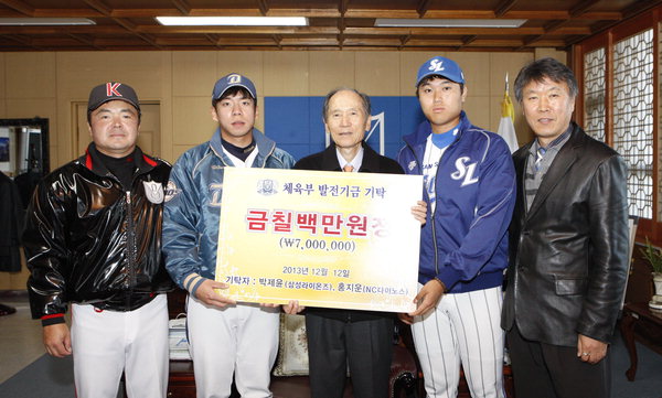 사진이 안 나올때,→ 우칙클릭→ 사진보기클릭: 작성: '한국 네티즌본부' 카페
