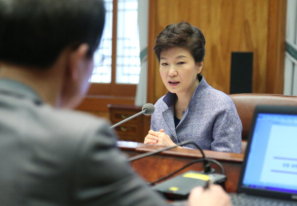 사진이 안 나오면→ 우칙클릭→ 사진보기클릭: 작성: '한국 네티즌본부' 카페