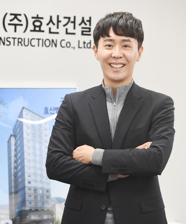 ‘내 가족의 집’ 모토로 건축 뛰어든 30대 CEO “브랜드에 뒤지지 않게 짓겠다” : 국제신문 ‘내 가족의 집’ 모토로 건축 뛰어든 30대 CEO... 