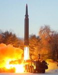 “북한 초음속미사일 세계 위협” 실물 공개에 국제사회 우려