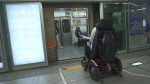 [영상] 승강장 틈에 낀 휠체어 바퀴…지하철도 위험했다