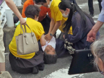 자민당 간부 “아베 전 총리 총격 치료중 사망”