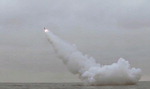 북한, 잠수함서 미사일 2기 발사 “1500㎞ 비행 후 목표물 명중”