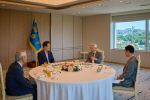  "찴 ',  APEC  '̶ "