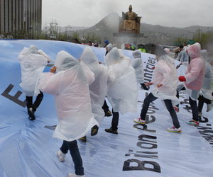 '������ �����ϴ� �۷ι� ���ڸ���'