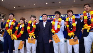 ���ƿ� �λ꿬�� �ø��� �ֿ���