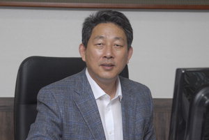 »ç¶÷°ú ¹Ù´Ù <5> ±è»ó½Ä ºÎ»êÇ׿î³ëÁ¶À§¿øÀå