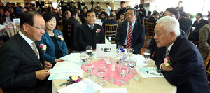 �Ŵ� ������ �а������� �μ� �Ϸ�