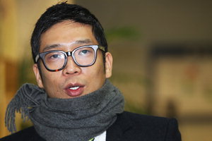 MC�� �����̵� ����� ���Ӱ�� '�ɽ����̿� �Ѽܹ�'��