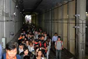 ������ ���缱 ����ö��,300���� Ż�� ����