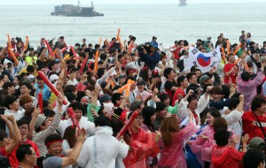 �� ������ �ؿ�뿡�� ȯȣ�� �ƽ��� ���������� ������