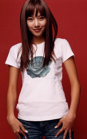 ¿ÕÀÇ ¾ó±¼ Á¶À±Èñ, ¼Àα¹¿¡ ±Þ¹ÚÇÑ ÀΰøÈ£Èí Ű½º