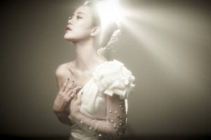 '¹ß¶óµå ¿©¿Õ' ¹éÁö¿µ, 4¿ù Çʸ®Çɼ ù ´Üµ¶°ø¿¬