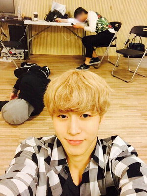 �� ȫ��, �ܼ�Ʈ ���� �� �γ� ��ī ������'������' ���־�� ���� ����