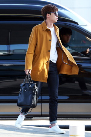 ¹Ú¼ÁØ °øÇ× ÆÐ¼Ç, '¿ì¿ùÇÑ ±â·°Áö+ÈÆÈÆ ¹Ì¼Ò' °É¾î ´Ù´Ï´Â Ⱥ¸¡¦¿©½É Èçµé