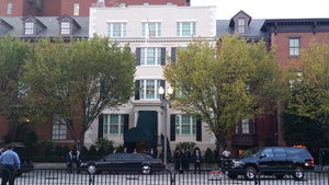 ¹Ú ´ëÅë·É, 50³â Àü ¼±Ä£ÀÌ ¹¬¾ú´ø 'ºí·¹¾î ÇϿ콺'¼ ÀÜ´Ù