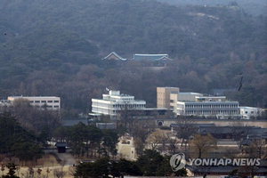 �ڱ��� �� ����� ���ӡ� ��ݰ� ���뿡 ���� û�ʹ�