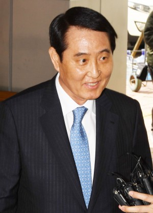 [����] ����ȯ BNKȸ�� ���� �⼮ '�����δ�'...�ְ��ü� ���� ����