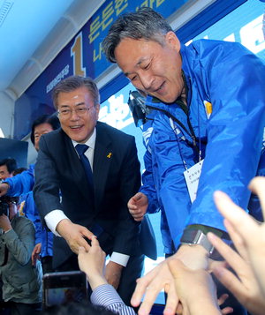 ´õºÒ¾î¹ÎÁÖ´ç ǥâ¿ø, ¹®ÀçÀÎ Èĺ¸ ÁöÁö¿¬¼³¼ ±ºÀǰü ÇàÁ¤º´ ºñÇÏ ³í¶õ