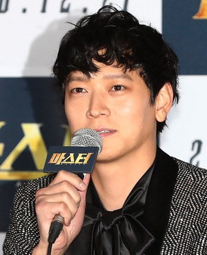 ������ �������� ���� '���鵹��'...���ֱ�����ȭ�� ���ļ��� ���