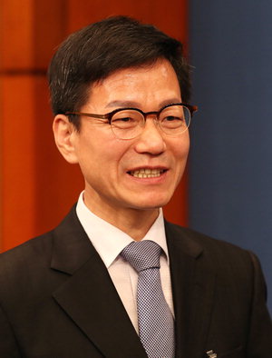 ������ ���� ���� �ѹ��񼭰��� ����� ��� ������ �Ӹ�... ������ ���� �λ� 'Ŭ����'�� '������'