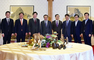 �������� ������ ���� ���� ���⡦�̸� ���� �� �ܱ� ���ڸ� â��