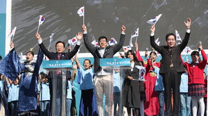 �� �Ѹ� ������, �ܷ��� ū���� �������� �� ��ƾߡ�