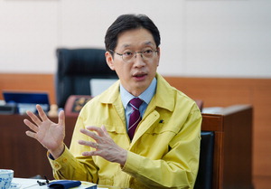 �����������ʱ��� �������ΰ� �̲��� <2> ���� �泲���� ���ͺ�