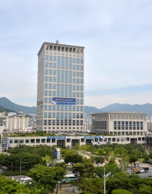 �α� ���� ��å, �ο�� ����ü �Բ� �Ӹ� �´�