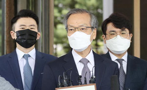 Ä£¹® ±¸½ÉÁ¡ ÀÒ°í ºÐÈ °¡¼Ó Àü¸Á¡¦¾ß´ç, ¹® Á¤±Ç Á¤Å뼺 Àú°Ý