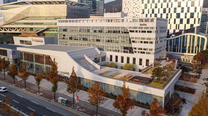 �Կ��� ���� 17��° �ΰ衦���� ���ٸ鼭 ������(�ü� 200�� ����) �� �Ⱦ�