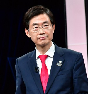 ���� ������ 5�� ù �λ�ô������� �������ǿ��� �Ѽ� ���� ã�� ����