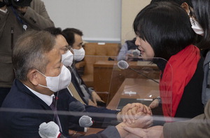 ���籹�� ù ���������� ��Ʈ��Ÿ�� ��Ÿ, � ����ī �߱�