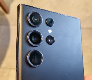 [�������� ����Ʈ ������] ������S23 ��Ʈ�� ���䡦�ʰ��� ī�޶� �޸� �ʹ̴��е� '����'