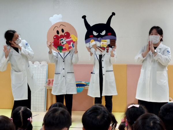 부산 중구 보건소, 어린이 대상 ‘찾아가는 구강보건교육 및 불소도포’운영 : 부산의 대표 정론지, 국제신문