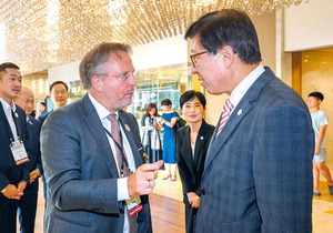 ������ �� ���谡 �ѱ��� ������ �η���, �������� ������ �͡�