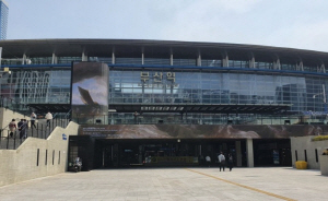 ºÎ»ê¿ª ¿©ÀÚÈÀå½Ç¼ '¹¯Áö¸¶ ÆøÇà'¡¦ÇÇÇØÀÚ ³úÃâÇ÷ Áõ¼¼