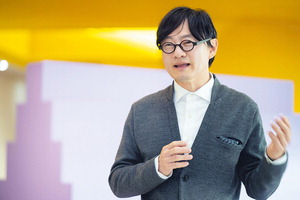 ���λ�ٿ��� ����ȭ���۷ι� �۰� Ű�� �����ġ�