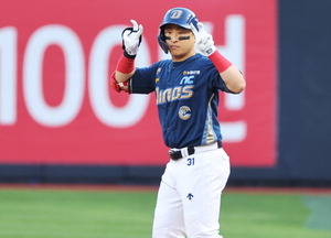 �վƼ�, �ִ� ��Ÿ �ű�� ���б�