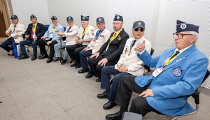 ��ڸ������� 70�� �� ���� ��ȸ���ӽ��� ���λ��� ��ȣ��¡��